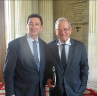 Raymond Vall, sénateur du Gers, et Jean-Pierre Leleux, sénateur des Alpes-Maritimes, travaillent ensemble pour relancer la filière des plantes médicinales